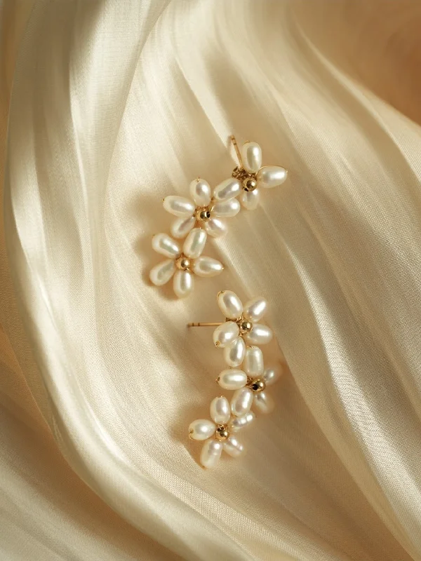 Falling Petals Series Narcissus Pearl Stud Earrings