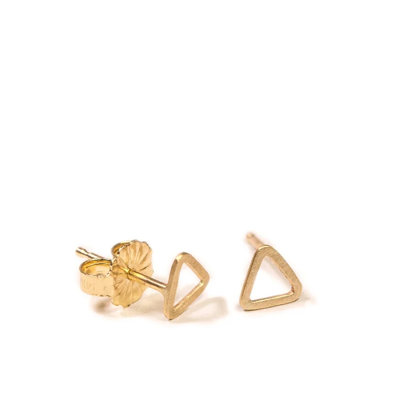 <!--ER768-->wee triangle stud earrings