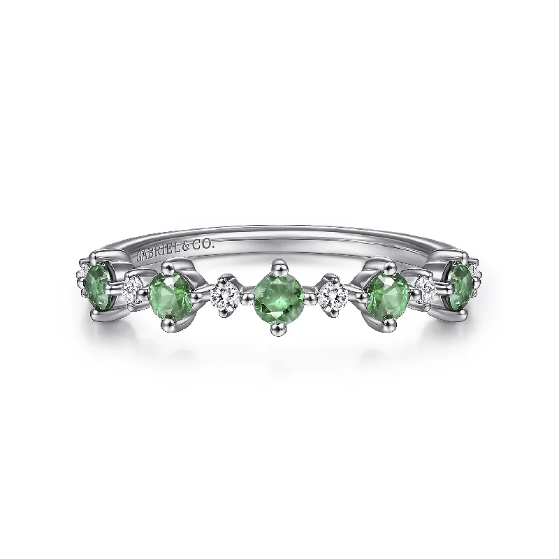 14K White Gold Alternating Round Diamond and Emerald Ring